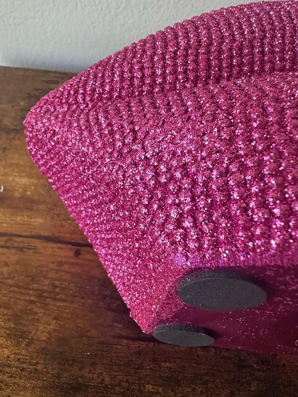 Pink Lip-Shaped Sparkle Beaded Home Decor Accent Double Sided NWT - Picture 4 of 4